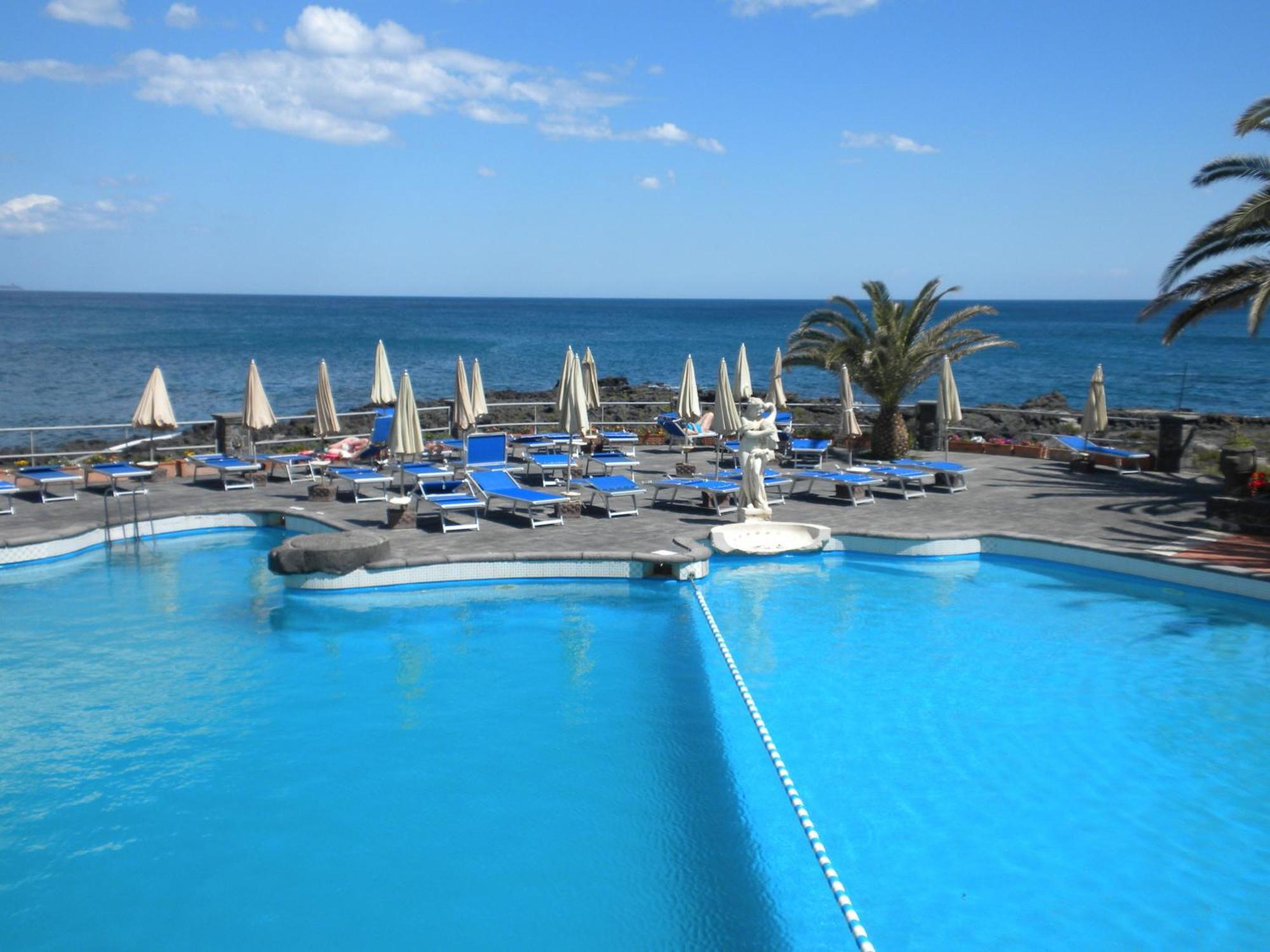 Hotel Arathena Rocks 4*