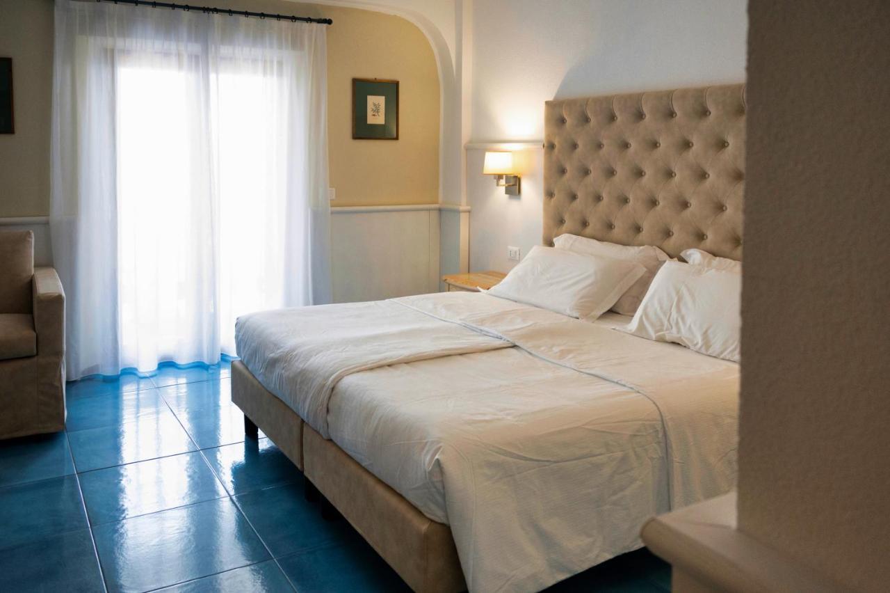 Hotel Arathena Rocks Giardini-Naxos