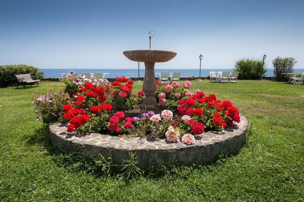 Hotel Arathena Rocks 4*