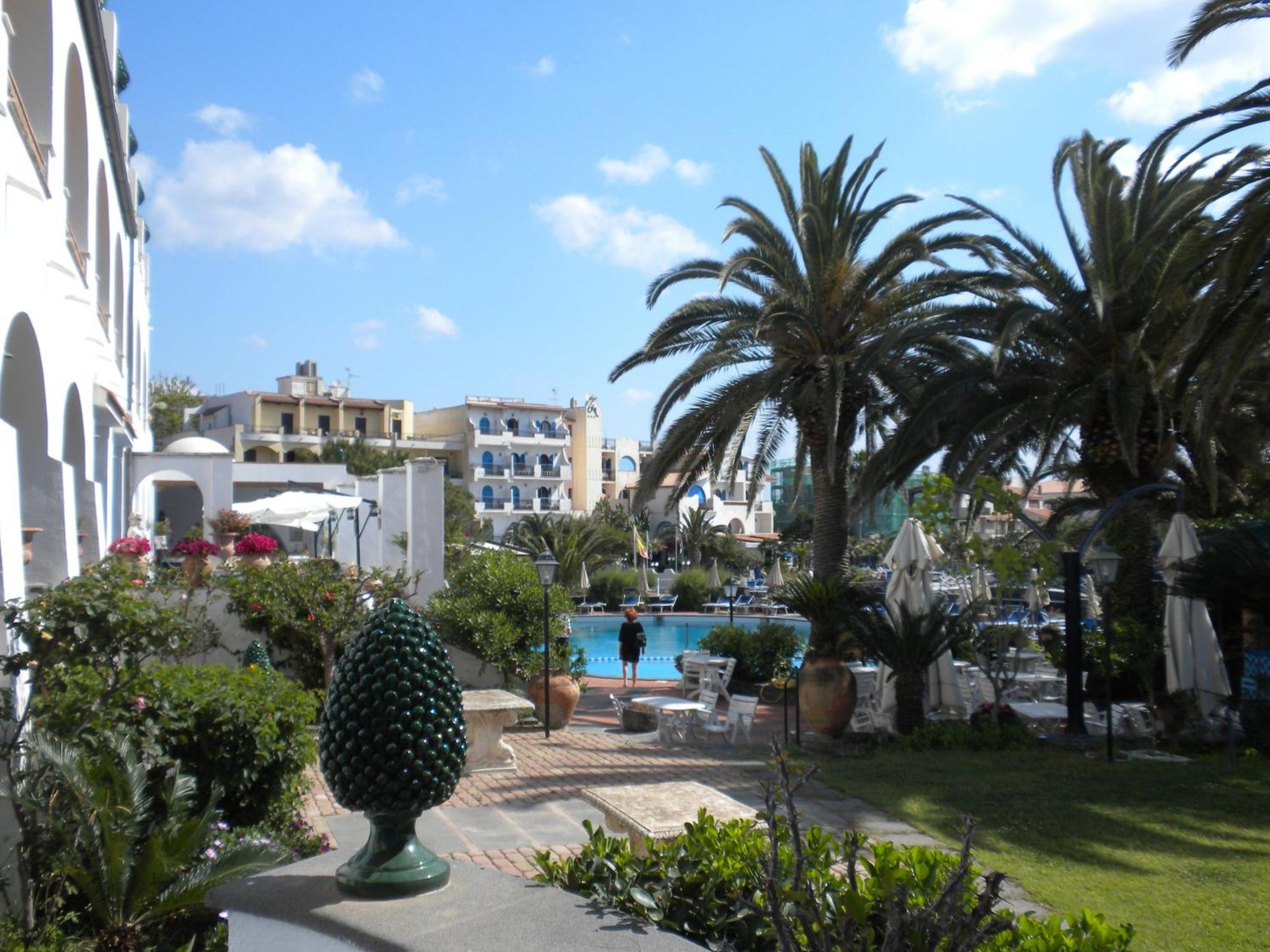 Hotel Arathena Rocks 4*