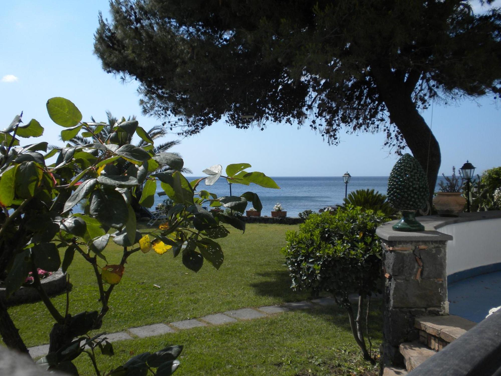 Arathena Rocks Giardini-Naxos