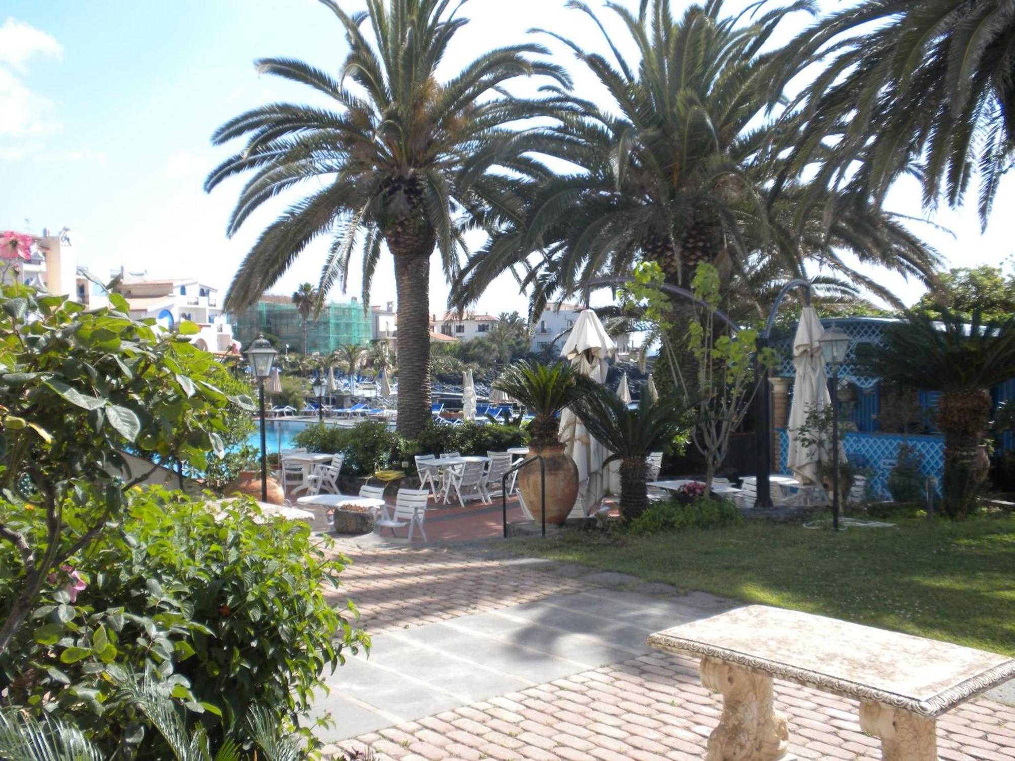 Arathena Rocks Giardini-Naxos