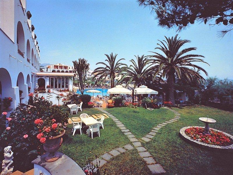 Hotel Arathena Rocks