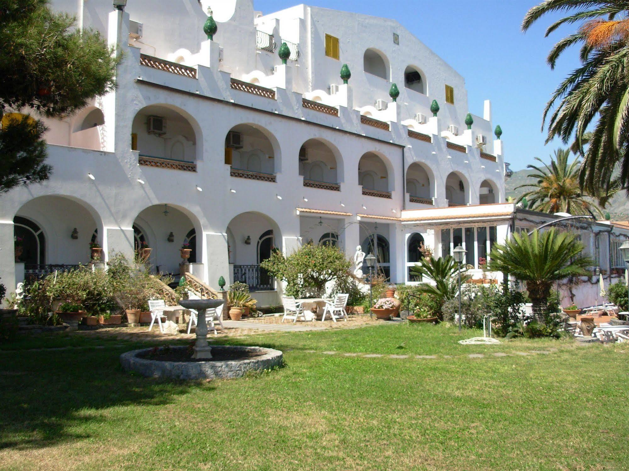 Hotel Arathena Rocks